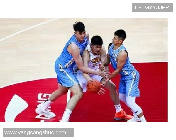 北京足球队的默契配合与战术分析探讨