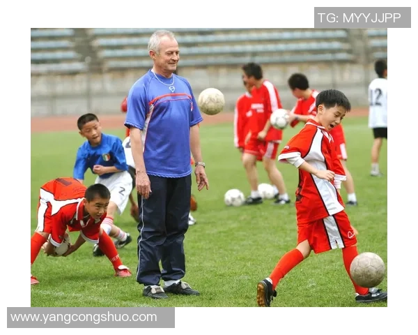 深圳飞盘队战术之争引发热议球迷与专家各执己见