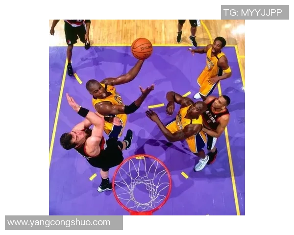 2013年NBA经典对决热火与开拓者的巅峰对决回顾与精彩瞬间分析